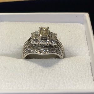 3 piece female wedding ring set